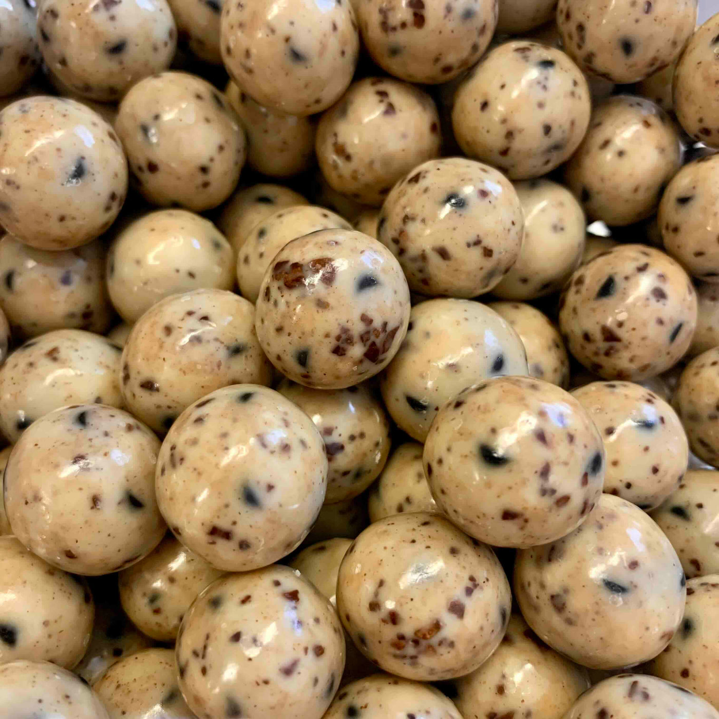 Cappuccino Schoko Lakritz Kugel Lakritze _Ihr sucht süßes Lakritz aus Holland? Hier findet Ihr leckere süße Lakritz und viele weitere Sorten. Von Süß bis Salzig, von Vegan bis Zuckerfrei. Kräftig, mild, süßlich, salzig, einfach lecker! Jetzt süßes Lakritz online bestellen in deinem Lakritz Online Shop | Dropje lekker Lakritz.