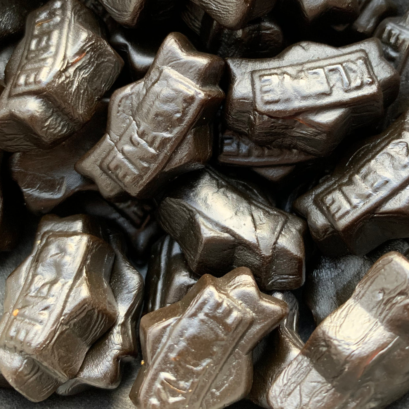 Klene Puur Zout Lakritze. Ihr sucht süßes Lakritz aus Holland? Hier findet Ihr leckere süße Lakritz und viele weitere Sorten. Von Süß bis Salzig, von Vegan bis Zuckerfrei. Kräftig, mild, süßlich, salzig, einfach lecker! Jetzt süßes Lakritz online bestellen in deinem Lakritz Online Shop | Dropje lekker Lakritz.