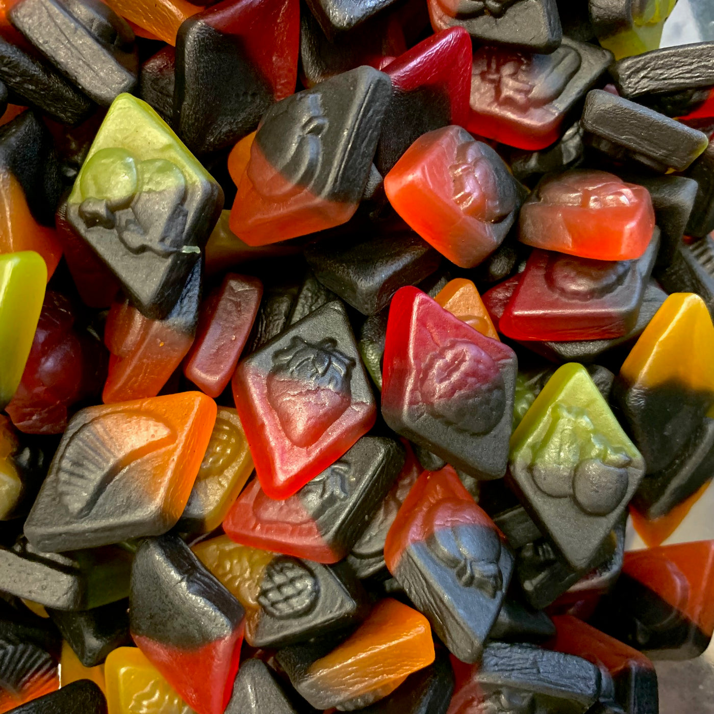 Frucht-Lakritz 50/50 Lakritze _Ihr sucht süßes Lakritz aus Holland? Hier findet Ihr leckere süße Lakritz und viele weitere Sorten. Von Süß bis Salzig, von Vegan bis Zuckerfrei. Kräftig, mild, süßlich, salzig, einfach lecker! Jetzt süßes Lakritz online bestellen in deinem Lakritz Online Shop | Dropje lekker Lakritz.
